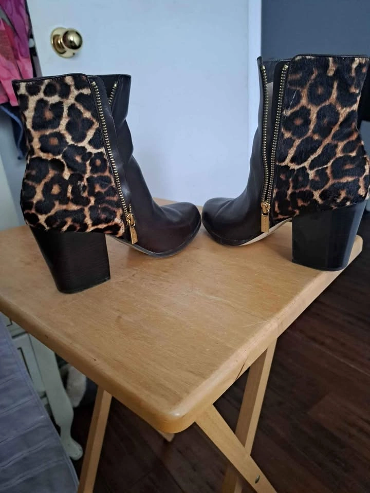 Brown MK Boots size 9 - photo 4