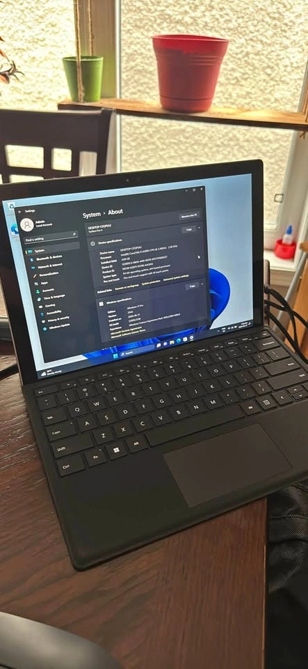 Microsoft Surface Pro 4 with Keyboard – Great Condition