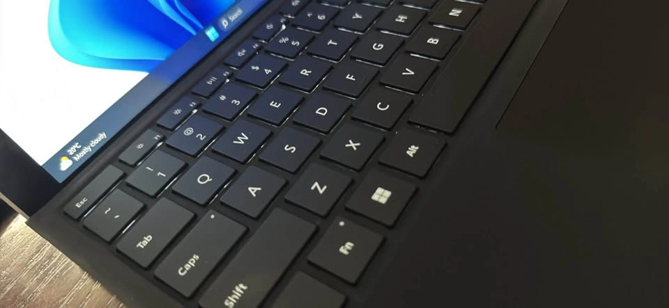 Microsoft Surface Pro 4 with Keyboard – Great Condition - photo 2