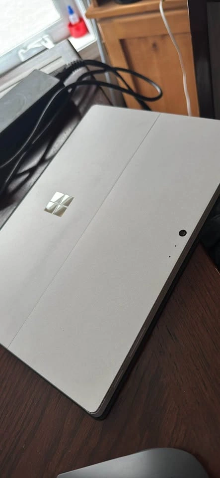 Microsoft Surface Pro 4 with Keyboard – Great Condition - photo 3