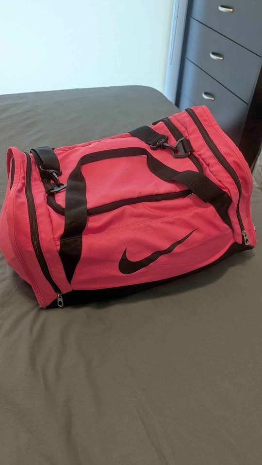 Nike Brasilia 6 Hot Pink Large Duffle Bag
