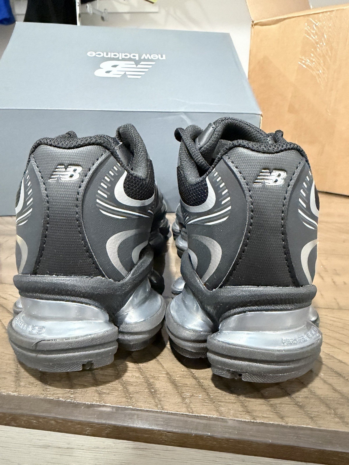 New Balance ABZORB 2000 Black/Gray Low Top Mesh Sneakers - photo 2