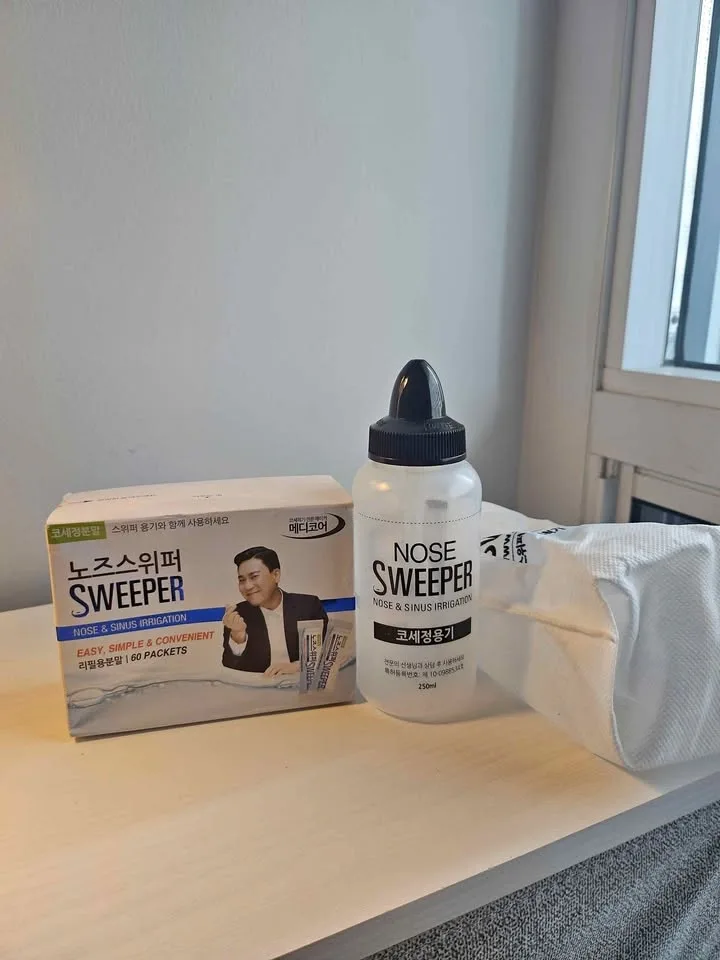 Nasal rinse with saline powder