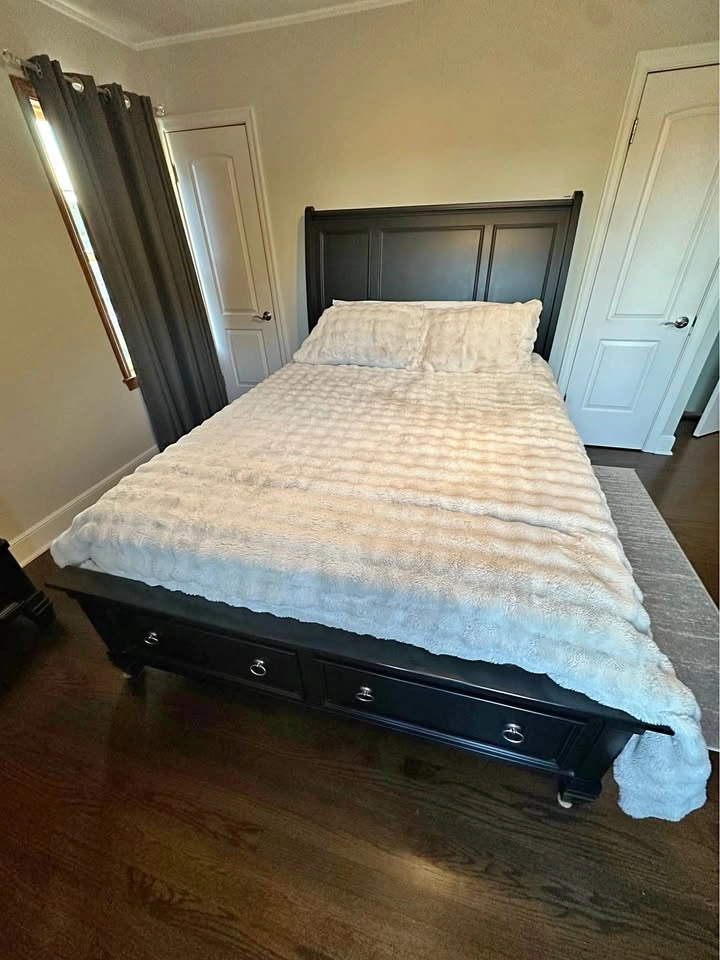 Ashley Furniture Queen Storage Sleigh Bed – Excellent Condition