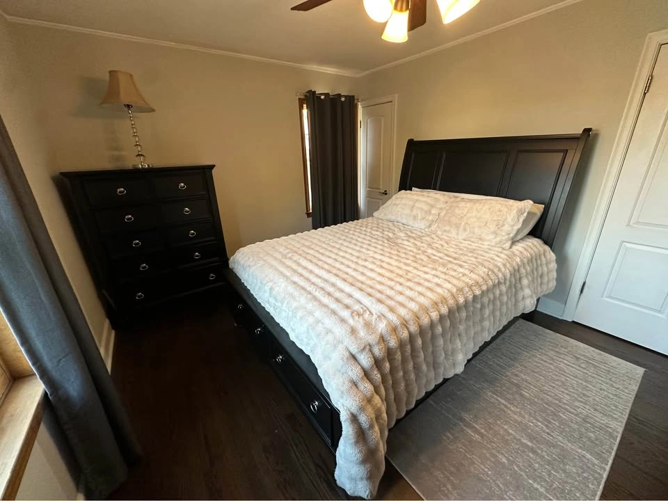Ashley Furniture Queen Storage Sleigh Bed – Excellent Condition - photo 4