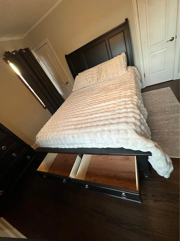 Ashley Furniture Queen Storage Sleigh Bed – Excellent Condition - photo 5