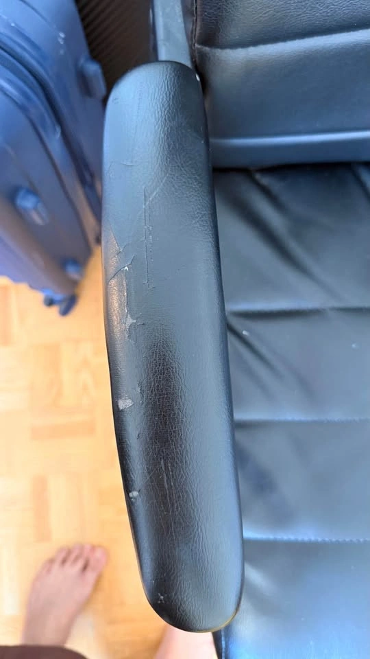 Office chair with adjustable height - photo 2