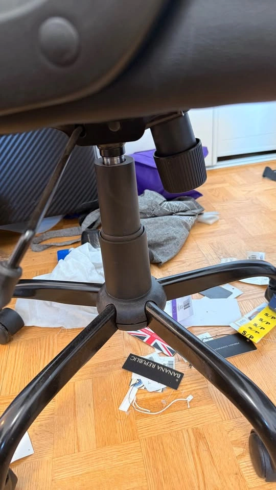 Office chair with adjustable height - photo 5