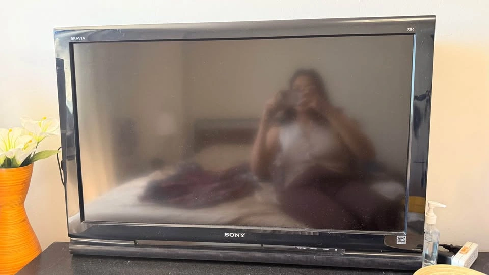Sony Bravia KDL-37XBR6 37" LCD TV - photo 2