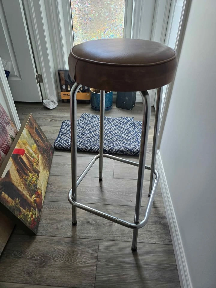 Stool - photo 2