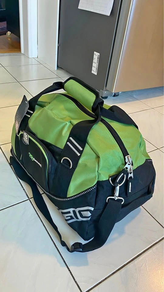 OGIO Duffle Bag NEW with tags 35$ OBO