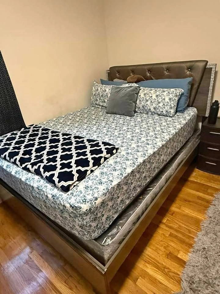 Grey Wood Grain Bedroom Set with Bed Frame and Dresser