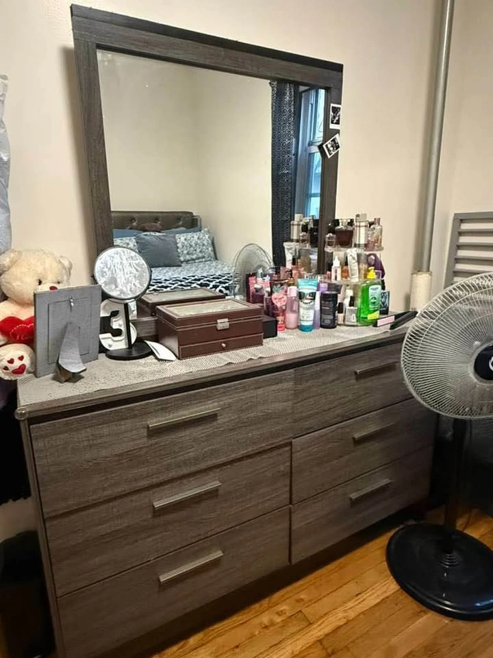 Grey Wood Grain Bedroom Set with Bed Frame and Dresser - photo 3
