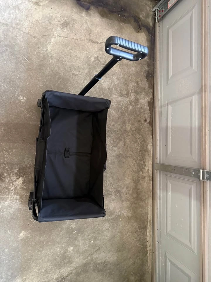 Brand New WiseBegan Collapsible Wagon / Utility Cart (Black) - photo 2