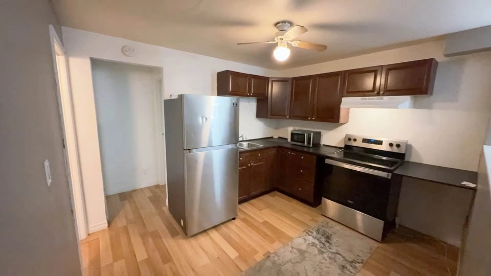 2 Bedroom Basement Apartment in Oshawa - photo 4