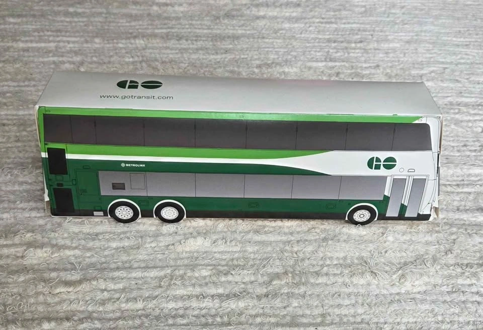GO Bus - paper model bus - photo 2