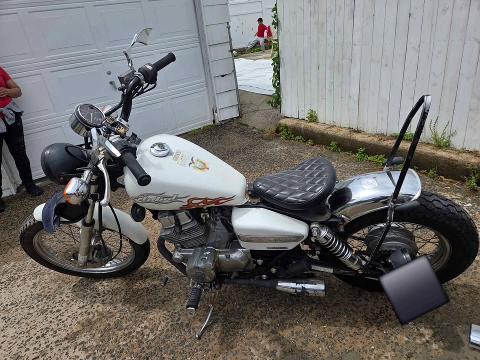 2006 Honda Rebel - photo 2