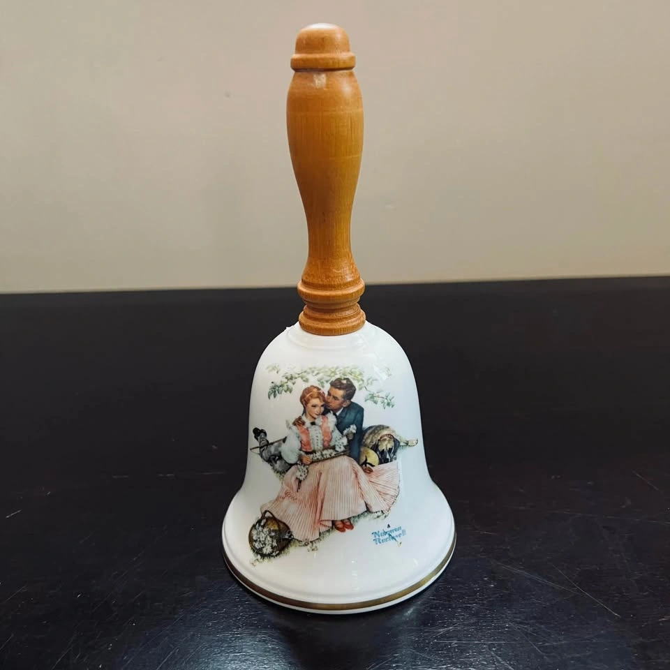1976 GORHAM Fine China Love's Harmony Collectible Bell - photo 3