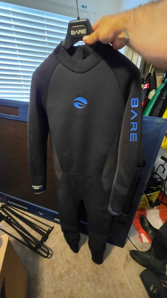 BARE 3mm men's wetsuit new