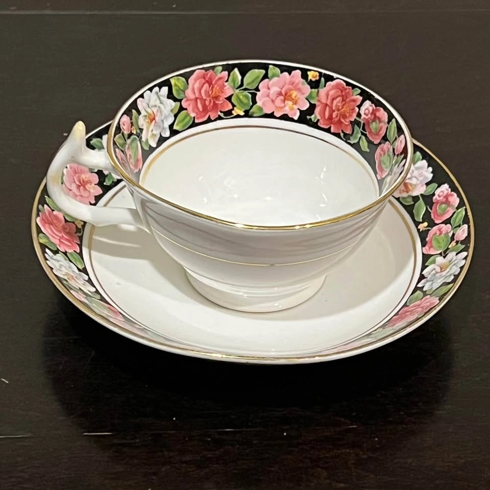 England Tea Cup & Saucer Floral Bone China With Gold Trim - photo 4