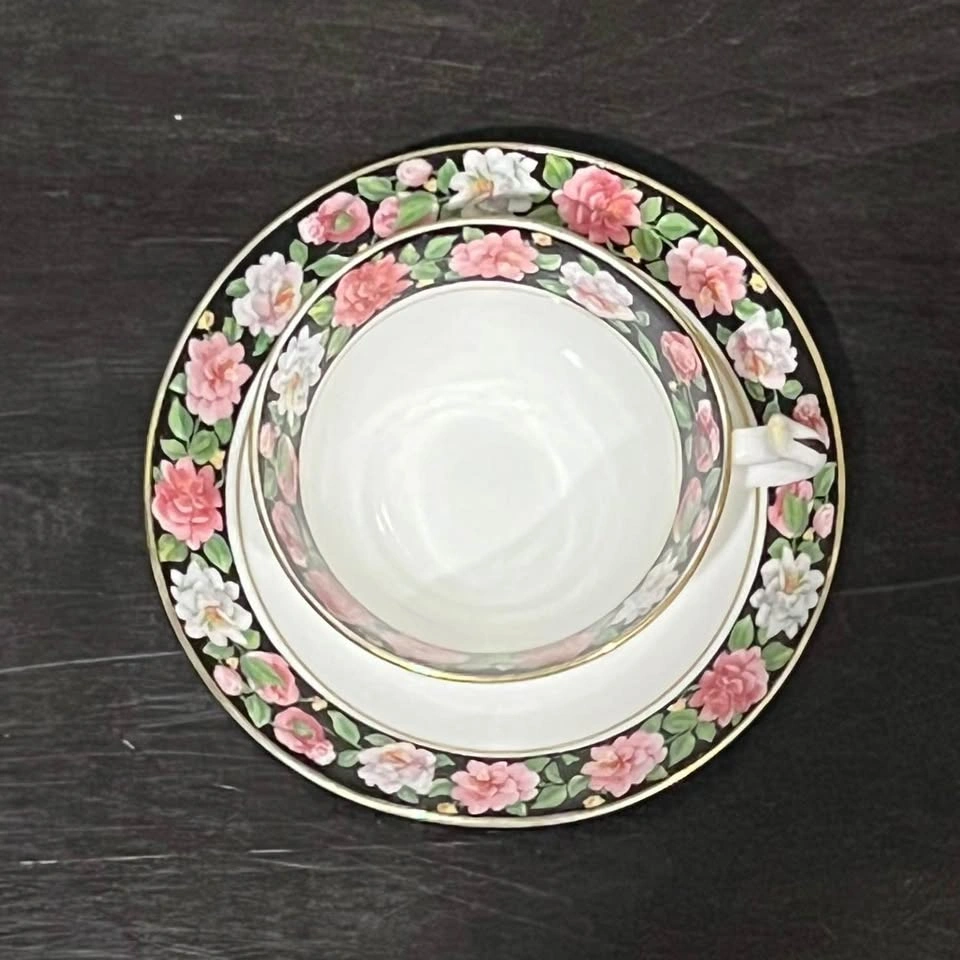 England Tea Cup & Saucer Floral Bone China With Gold Trim - photo 5