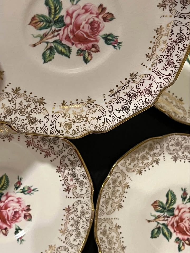 Vintage Dominion China set of 4 Briar Rose Saucers - photo 4