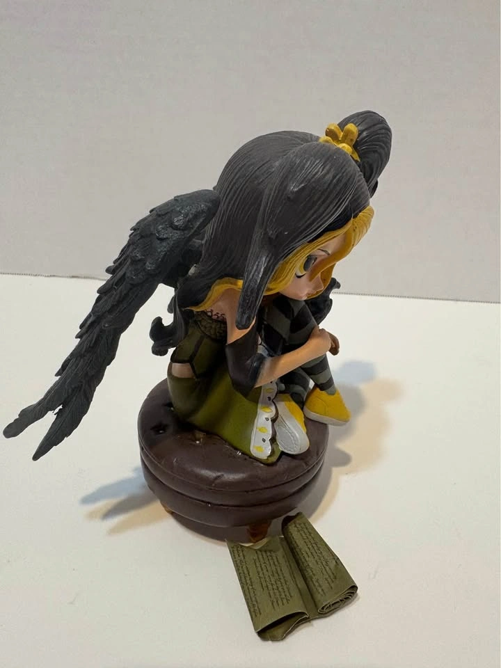 Jasmine Becket-Griffith Darkness There Fairy Figurine - photo 2