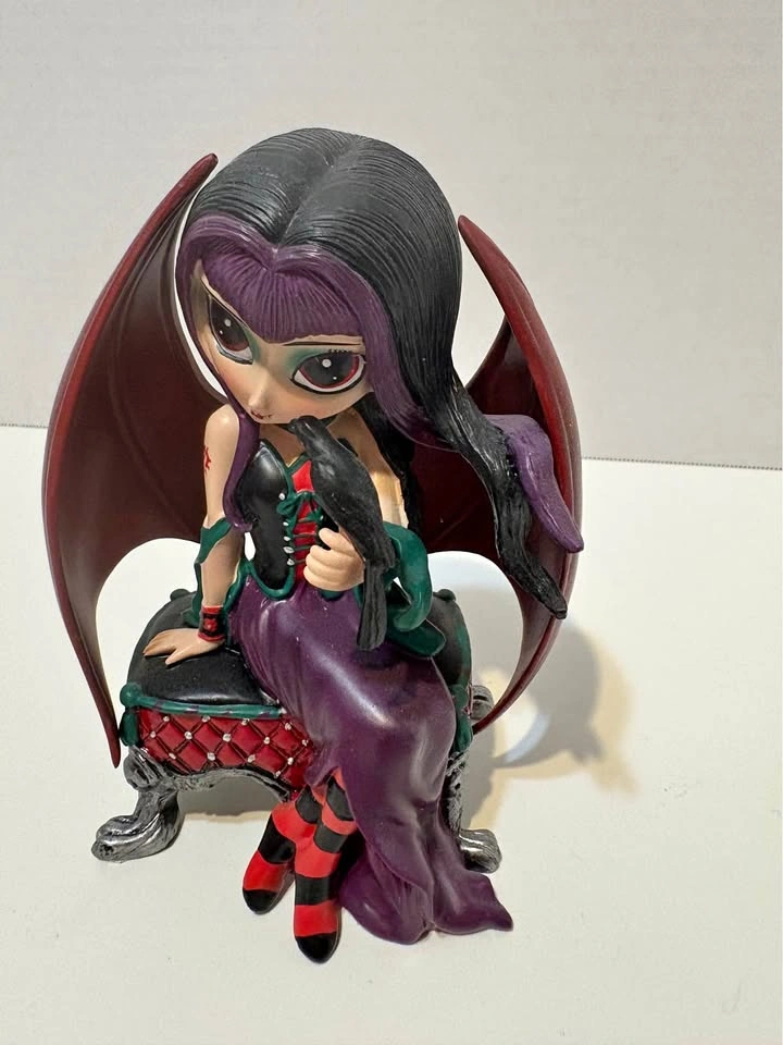 Jasmine Becket-Griffith Lady Cordelia Royal Vampire Figurine