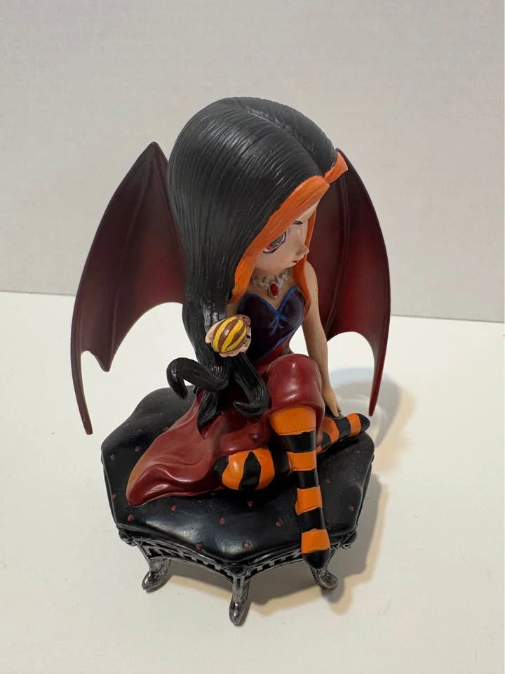 Jasmine Becket-Griffith Mistress Bella Figurine with COA - photo 2