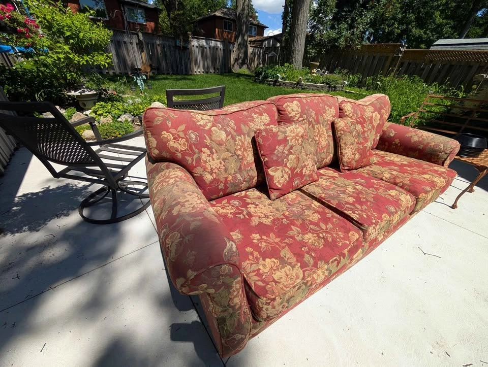 Free couch - photo 3