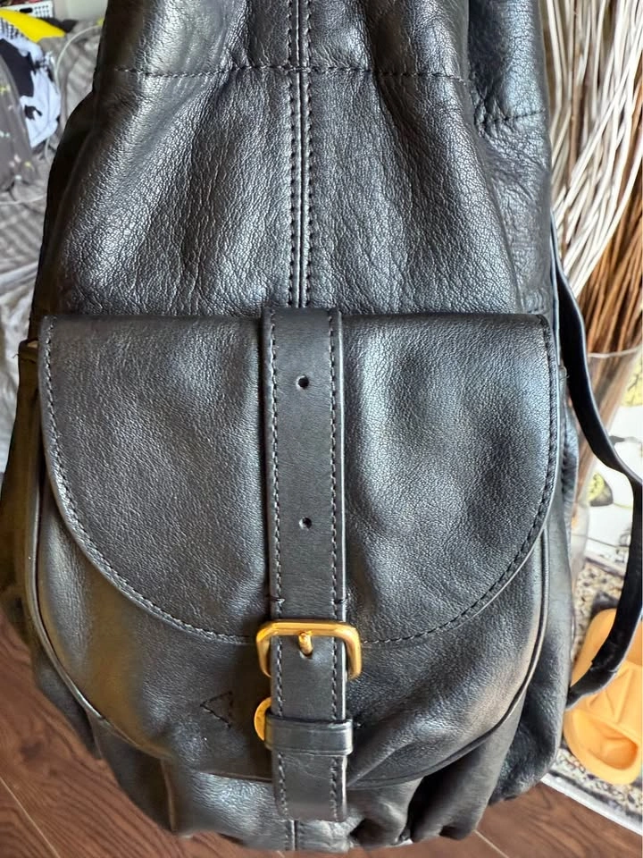 Authentic Marc by Marc Jacobs Black Leather Bucket Bag - photo 3