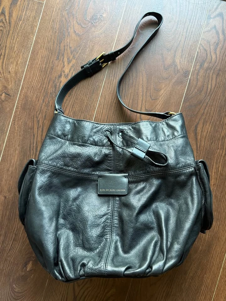 Authentic Marc by Marc Jacobs Black Leather Bucket Bag - photo 4