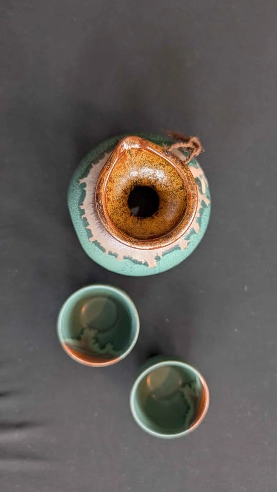 Ceramic Sake Set with Carafe and Two Cups - Made in Japan - photo 2