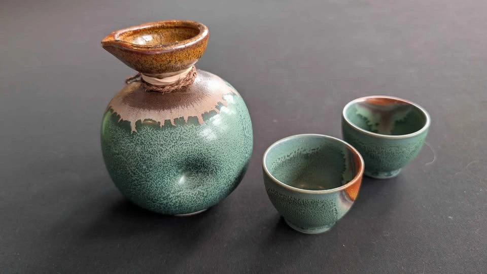 Ceramic Sake Set with Carafe and Two Cups - Made in Japan - photo 3