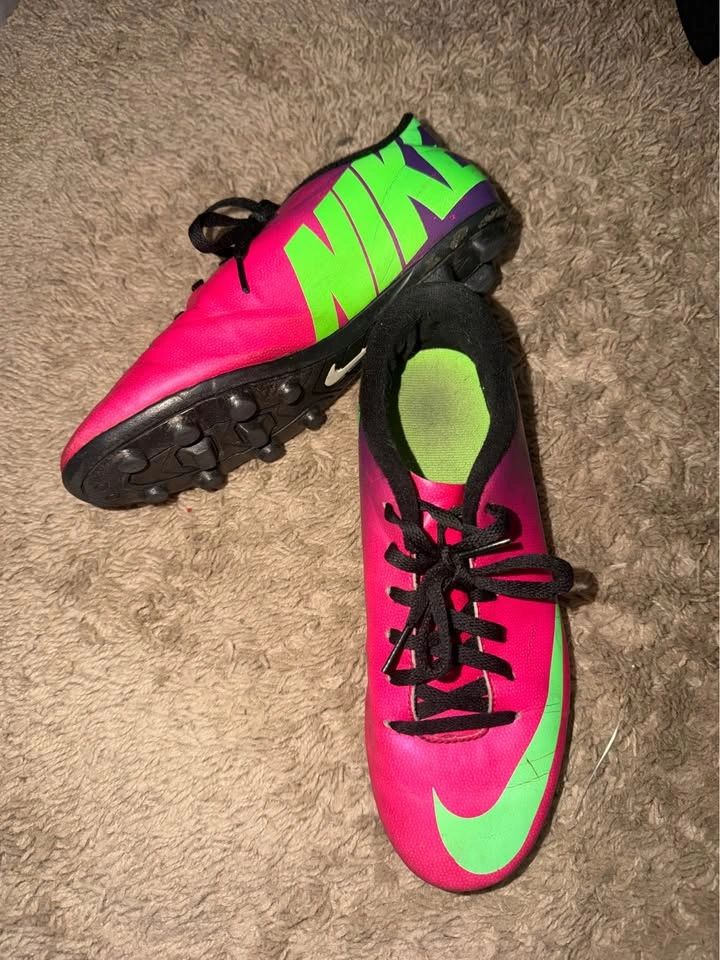 Nike Mercurial Vortex FG Soccer cleats size 5 Youth