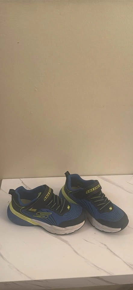 Skechers Boys' Sneakers size 12 youth - photo 2