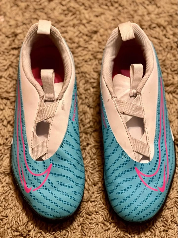 Nike Jr. Phantom GX Academy TF Size 6 - photo 3