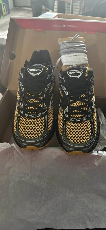Saucony Progrid Omni 9 - Sizes 9 to 12.5