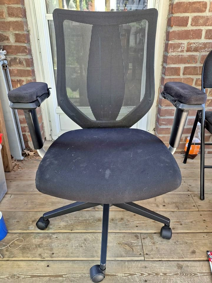 Black Mesh Ergonomic Office Chair