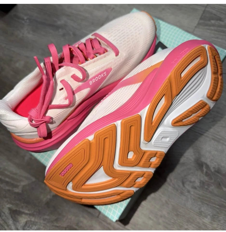 New 2026 Brooks Women’s Revel 8 ‘Empower Her’ Running Shoes - photo 4