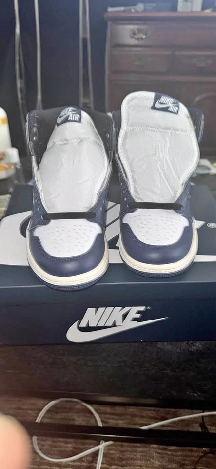 Air Jordan 1 Retro High OG 85