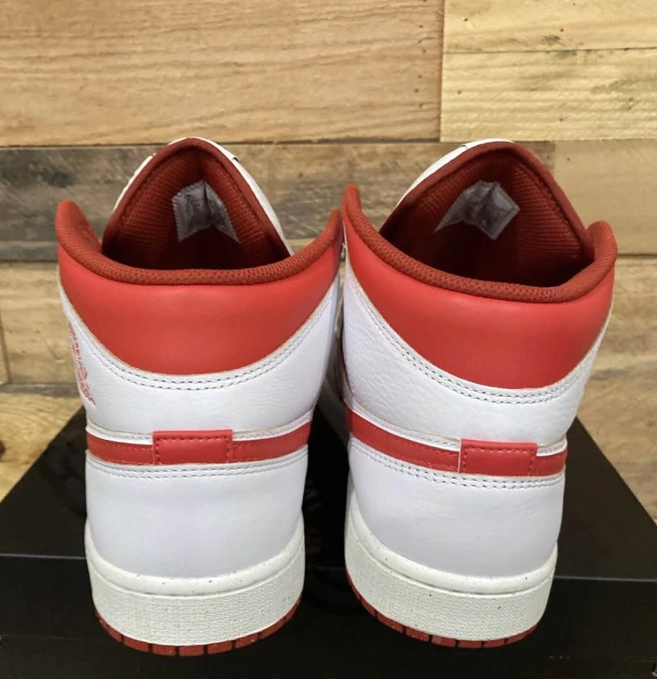 Air Jordan 1 Mid SE - photo 3