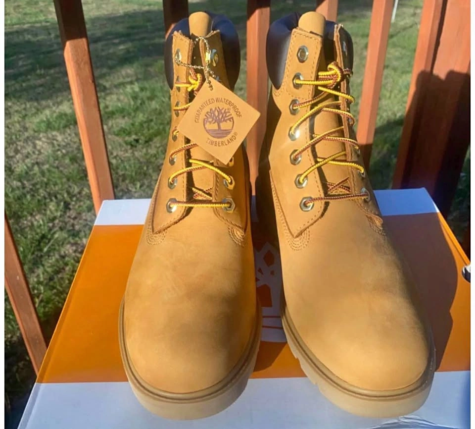 New Timberland waterproof wheat boots Men’s size 9
