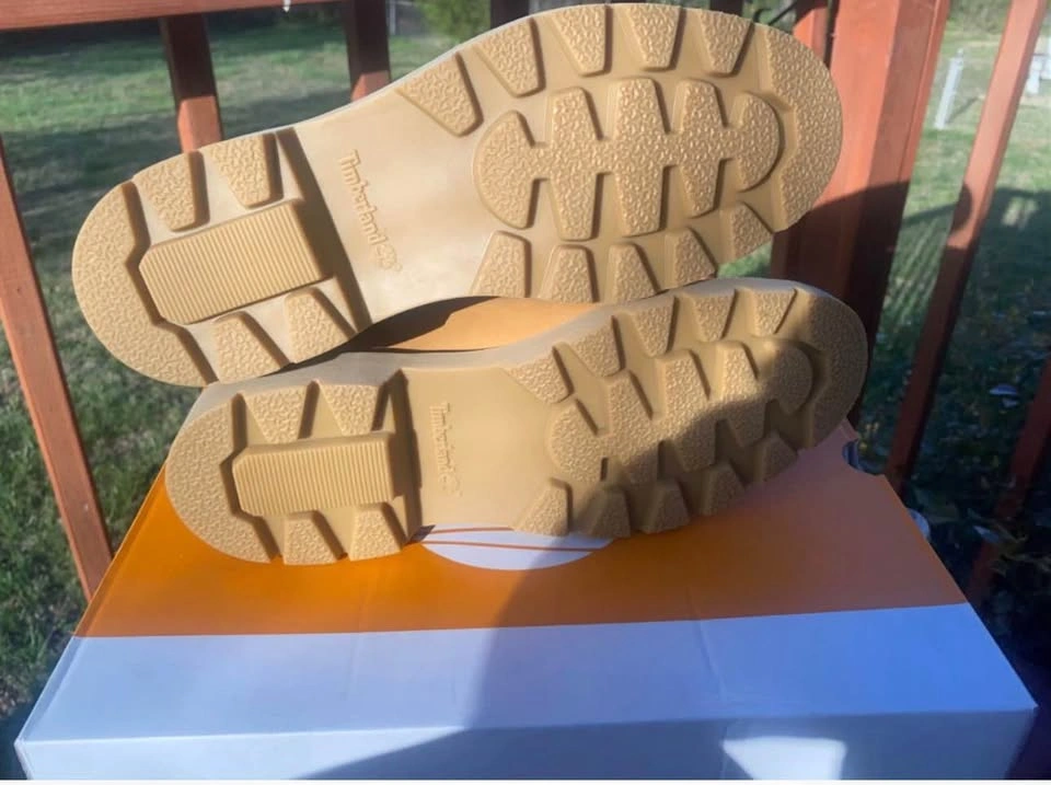New Timberland waterproof wheat boots Men’s size 9 - photo 2