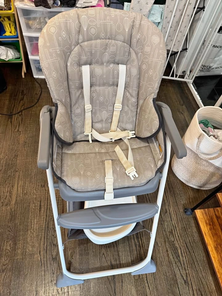 Graco Slim Snacker High Chair