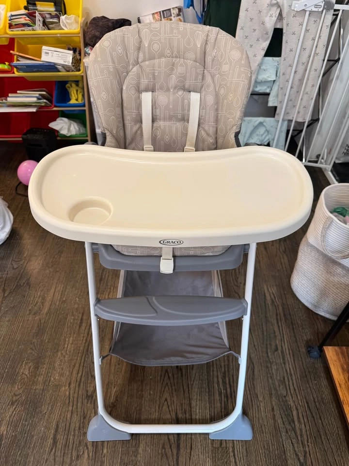 Graco Slim Snacker High Chair - photo 2