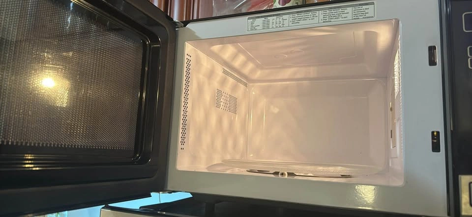 Insignia Microwave - photo 2