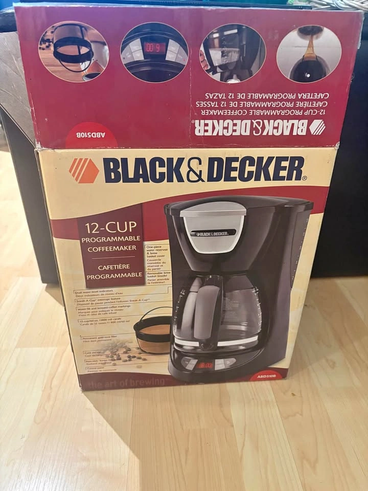 BLACK+DECKER 12-cup programmable coffee maker