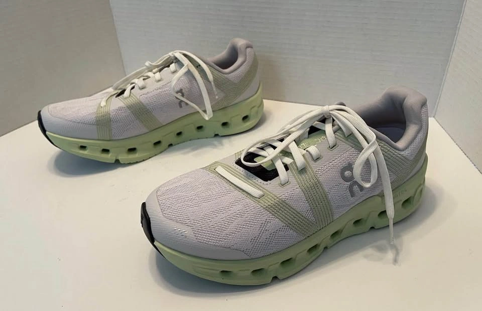 Women’s On Cloudgo Size 5 White/Meadow - photo 3