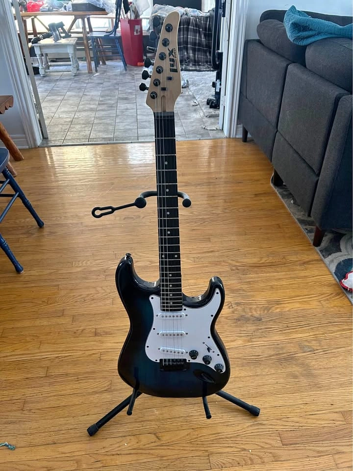 Lyx Pro Electric Guitar